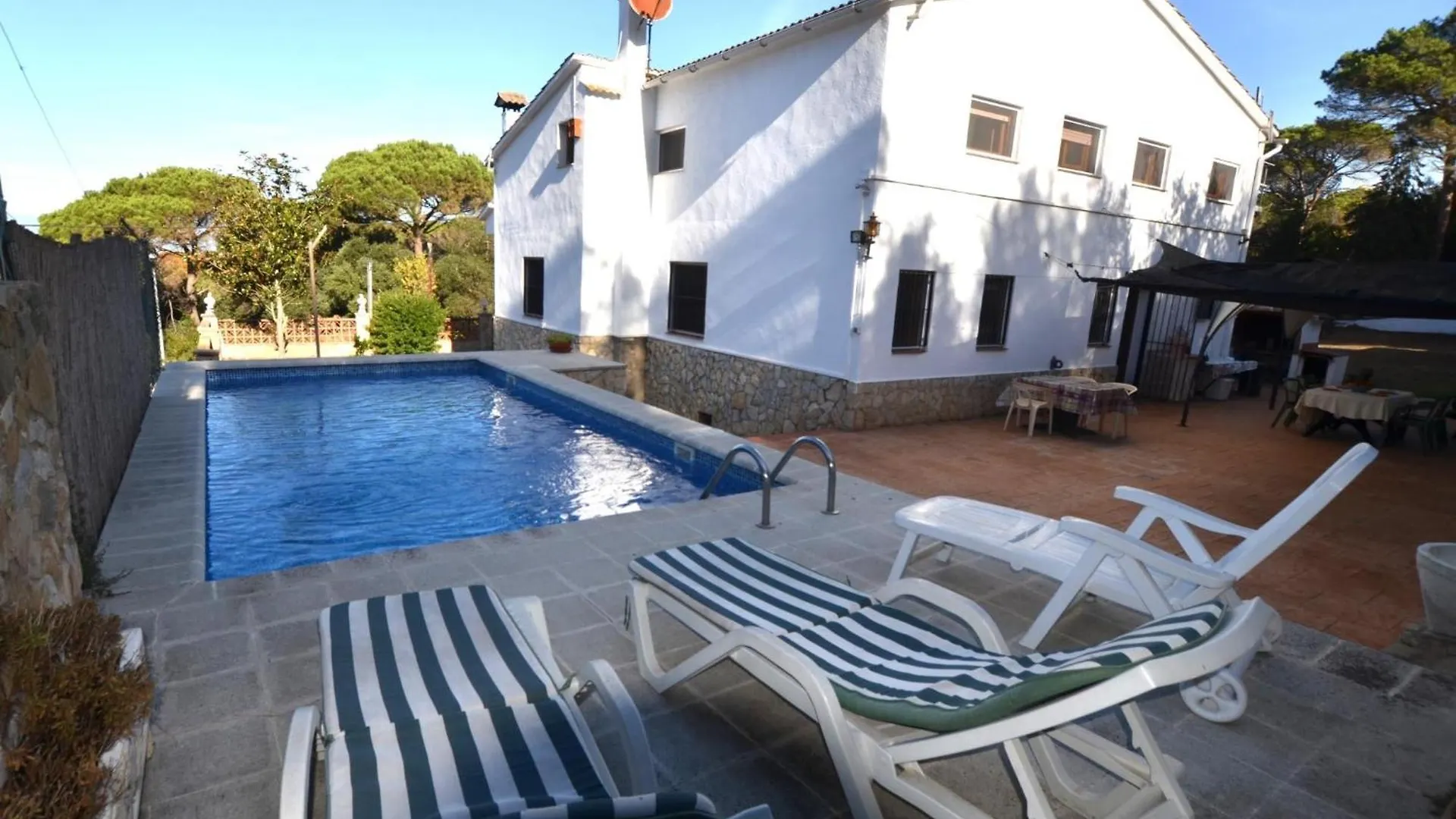 Villa Anna 10 People Private Pool 10 Kms Lloret Vidreres 0*,  İspanya
